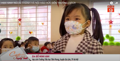 Học sinh ngoại thành Hà Nội háo hức đến trường